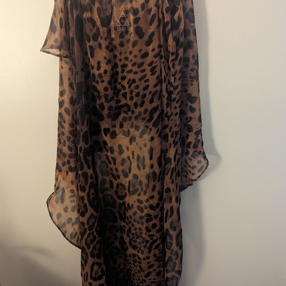 UNIF High Low Sheer Cheetah Top - Picture 2 of 5